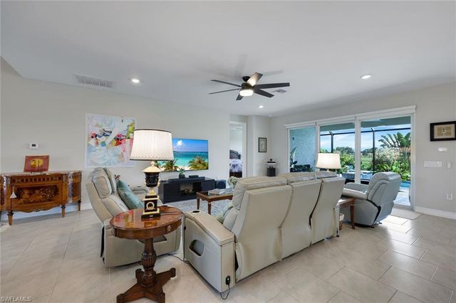 18725 Lake Hammock DR, Naples, FL 34114