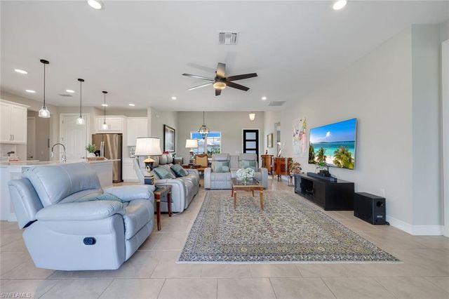 18725 Lake Hammock DR, Naples, FL 34114