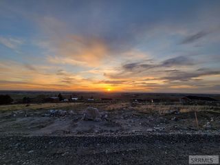 5825 N Enos Dr, Idaho Falls, ID 83401