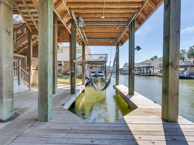 22116 Pecos Drive, Galveston, TX 77554