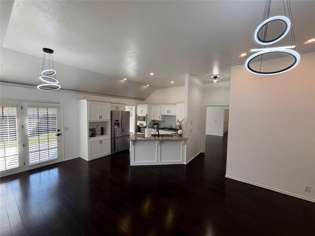 1400 Sandhurst Circle, Edmond, OK 73034