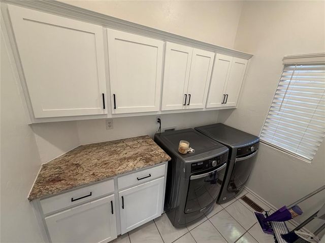 1400 Sandhurst Circle, Edmond, OK 73034