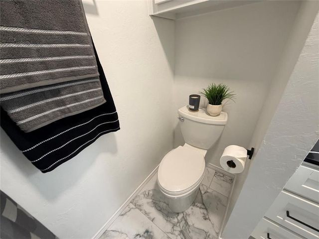 1400 Sandhurst Circle, Edmond, OK 73034