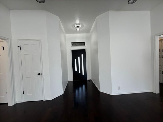 1400 Sandhurst Circle, Edmond, OK 73034