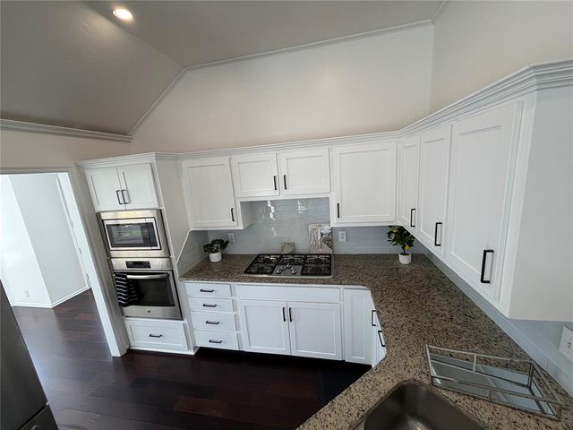 1400 Sandhurst Circle, Edmond, OK 73034