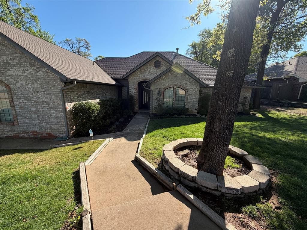 1400 Sandhurst Circle, Edmond, OK 73034