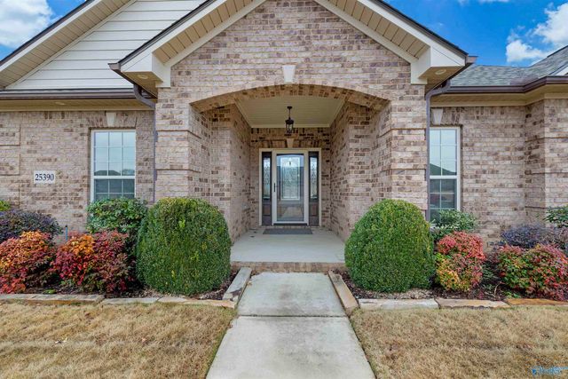 25390 Castlebury Drive, Athens, AL 35613