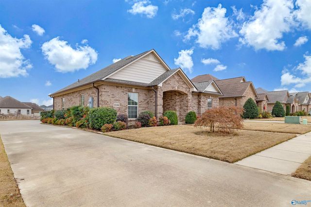 25390 Castlebury Drive, Athens, AL 35613