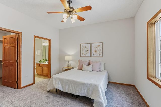 6140 150th Street N, Hugo, MN 55038