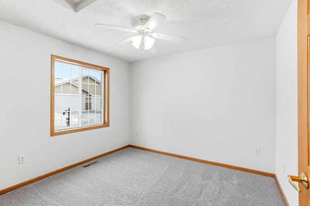 6140 150th Street N, Hugo, MN 55038