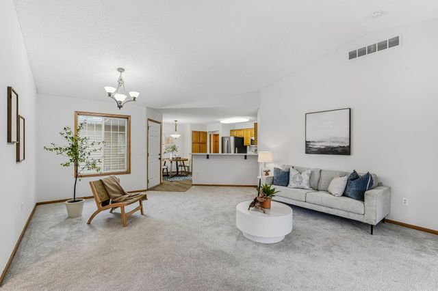 6140 150th Street N, Hugo, MN 55038