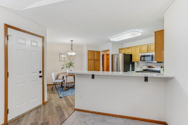 6140 150th Street N, Hugo, MN 55038