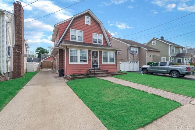 20 Nassau Boulevard, Malverne, NY 11565