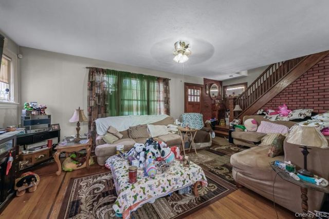 20 Nassau Boulevard, Malverne, NY 11565