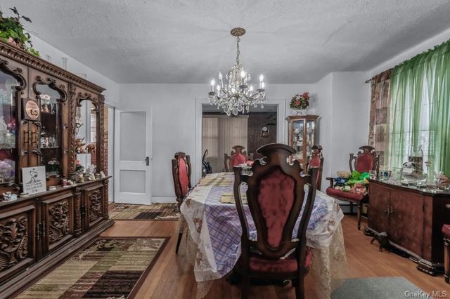 20 Nassau Boulevard, Malverne, NY 11565