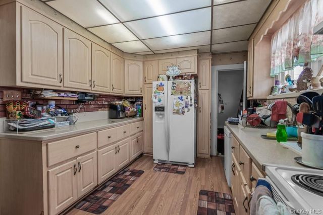 20 Nassau Boulevard, Malverne, NY 11565