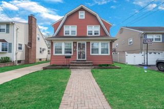 20 Nassau Boulevard, Malverne, NY 11565