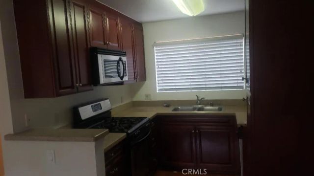 5540 Owensmouth Avenue 216, Woodland Hills, CA 91367