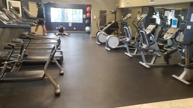 5540 Owensmouth Avenue 216, Woodland Hills, CA 91367