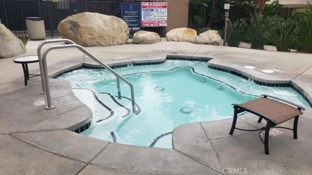 5540 Owensmouth Avenue 216, Woodland Hills, CA 91367