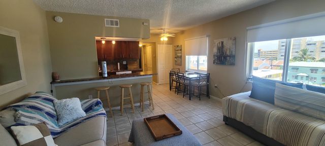 300 Oregon Street 409, Hollywood, FL 33019