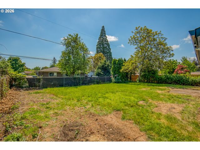 18010 Se STEPHENS St, Portland, OR 97233