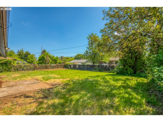 18010 Se STEPHENS St, Portland, OR 97233