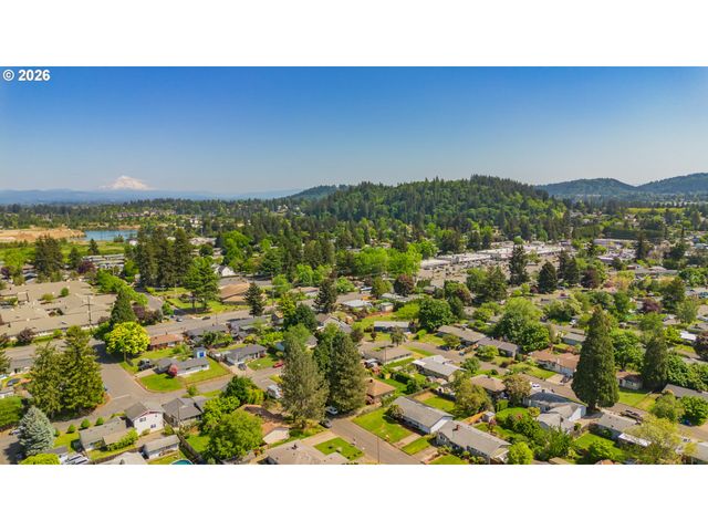 18010 Se STEPHENS St, Portland, OR 97233