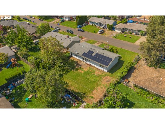 18010 Se STEPHENS St, Portland, OR 97233