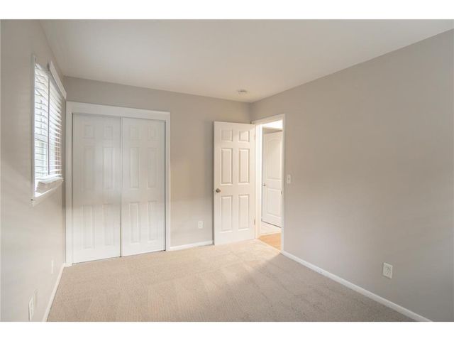 6418 Knoll St N, Golden Valley, MN 55427