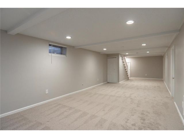 6418 Knoll St N, Golden Valley, MN 55427