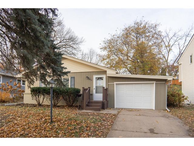 6418 Knoll St N, Golden Valley, MN 55427