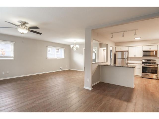 6418 Knoll St N, Golden Valley, MN 55427