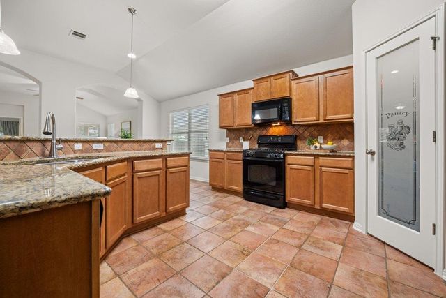 631 Reliance DR, Buda, TX 78610