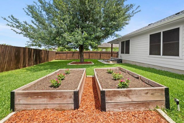 631 Reliance DR, Buda, TX 78610