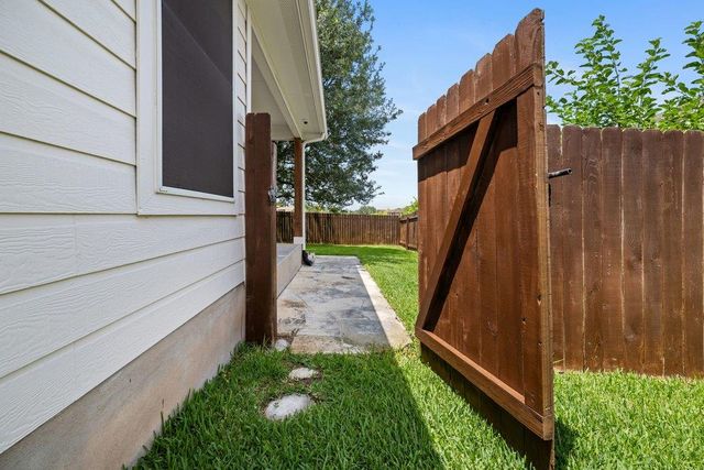 631 Reliance DR, Buda, TX 78610