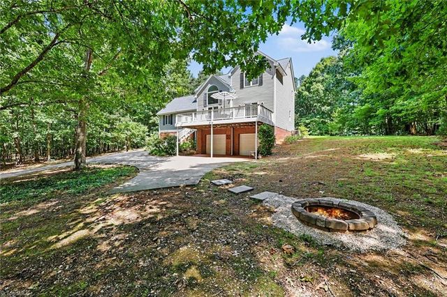 816 Crystal Bay Drive, Denton, NC 27239