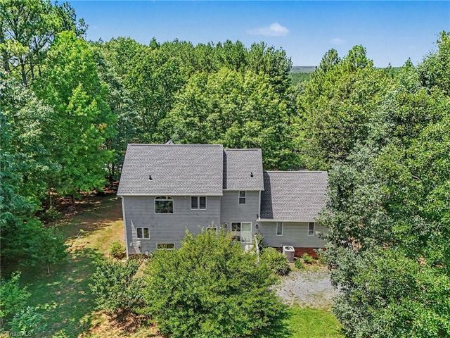 816 Crystal Bay Drive, Denton, NC 27239