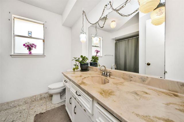 3030 Bernadette Lane, Houston, TX 77043