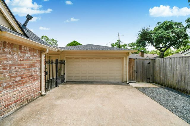 3030 Bernadette Lane, Houston, TX 77043