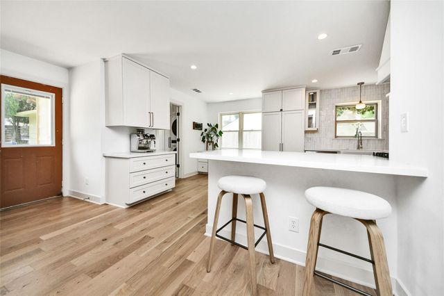 3030 Bernadette Lane, Houston, TX 77043