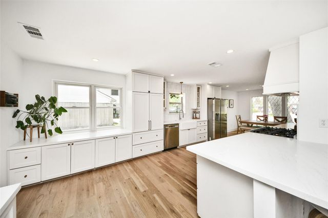 3030 Bernadette Lane, Houston, TX 77043