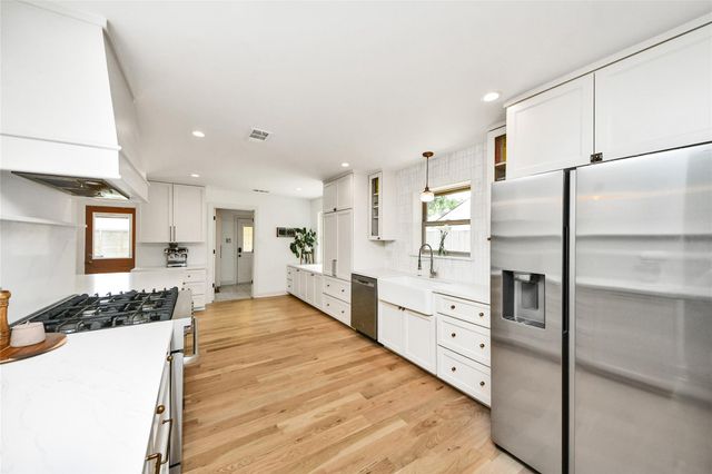3030 Bernadette Lane, Houston, TX 77043