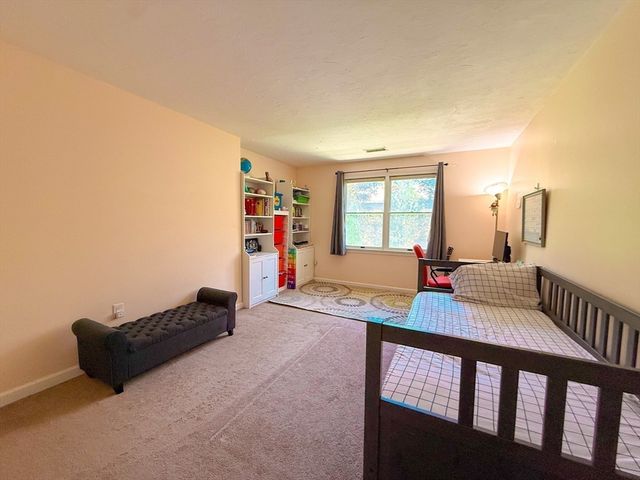 25 Westview Rd 25, Natick, MA 01760