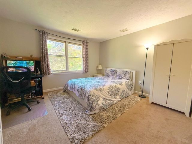 25 Westview Rd 25, Natick, MA 01760