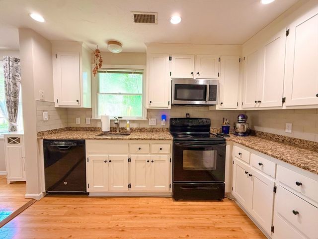 25 Westview Rd 25, Natick, MA 01760