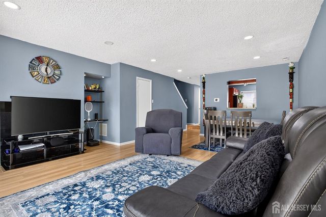 299 Hampshire Drive, Plainsboro, NJ 08536