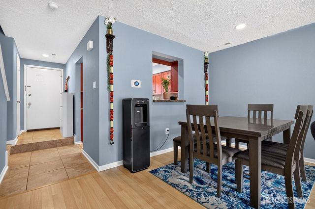 299 Hampshire Drive, Plainsboro, NJ 08536