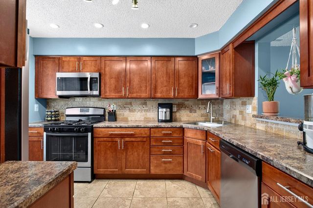 299 Hampshire Drive, Plainsboro, NJ 08536