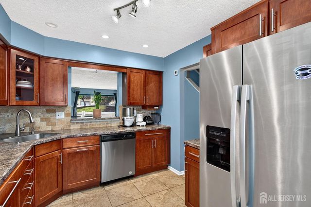 299 Hampshire Drive, Plainsboro, NJ 08536